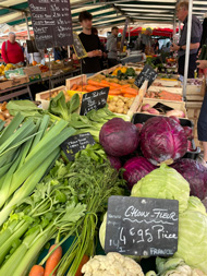 Jan Maarten doet inkopen op de markt